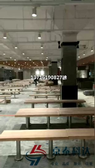 快餐桌安装现场：可味美食城连锁天津津塔店